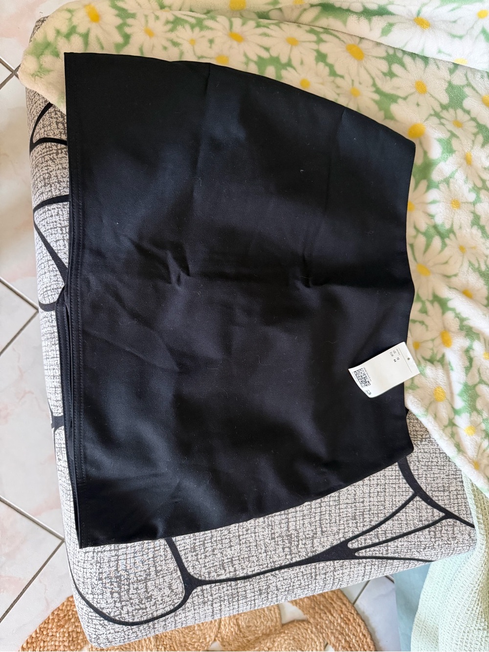 H&M Black Mini Skirt